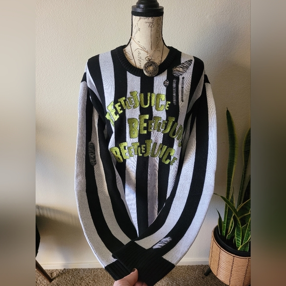 Hot Topic Beetlejuice Stripe Sweater - Picture 5 of 10